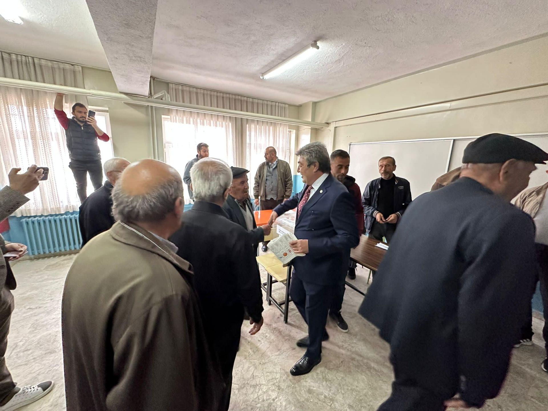 Milletvekili Adayı Ataş, Oyunu Kullandı
