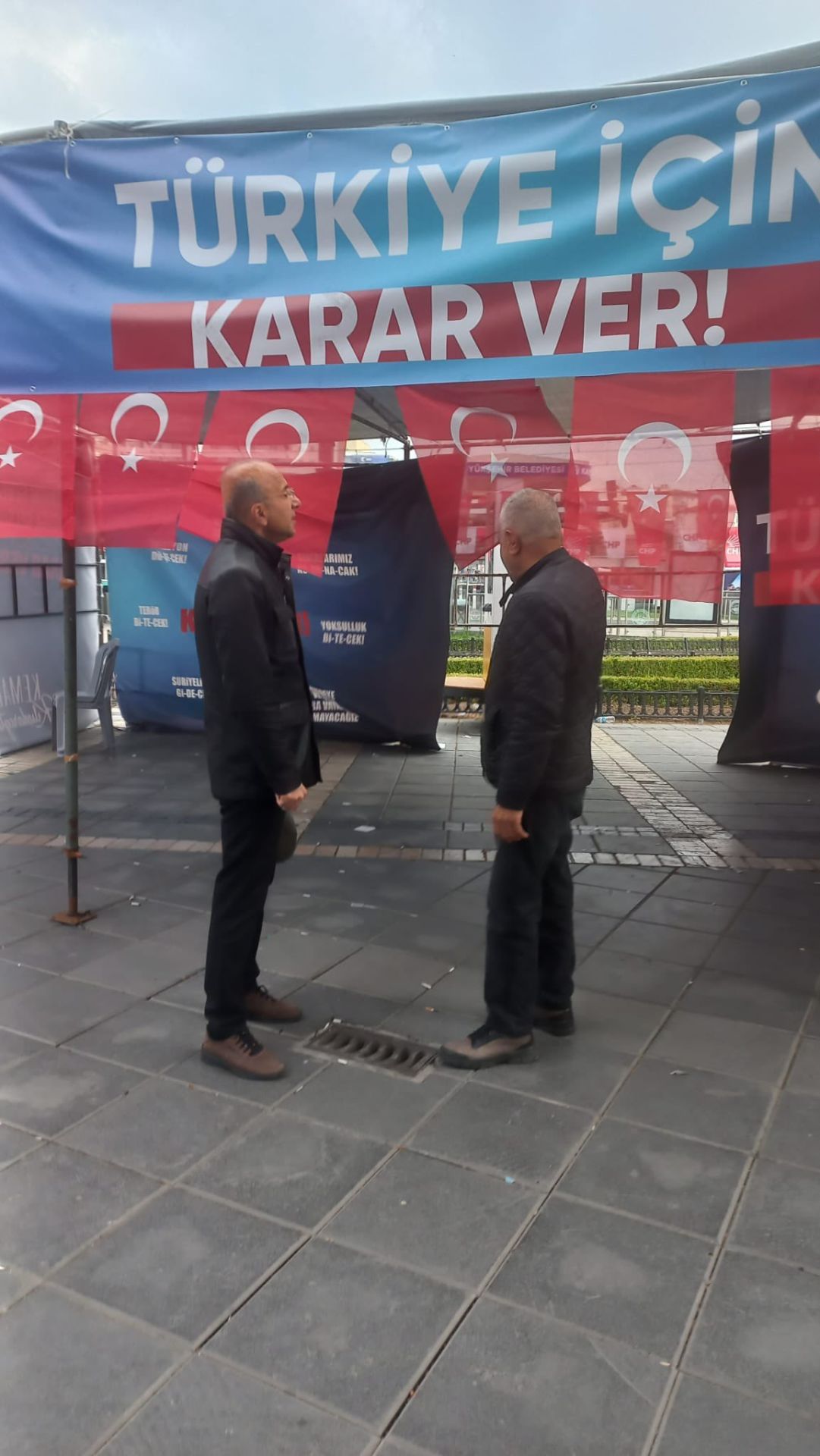 CHP, SEÇİM STANDINA SALDIRI YAPILDIĞI GEREKÇESİYLE SUÇ DUYURUSUNDA BULUNDU