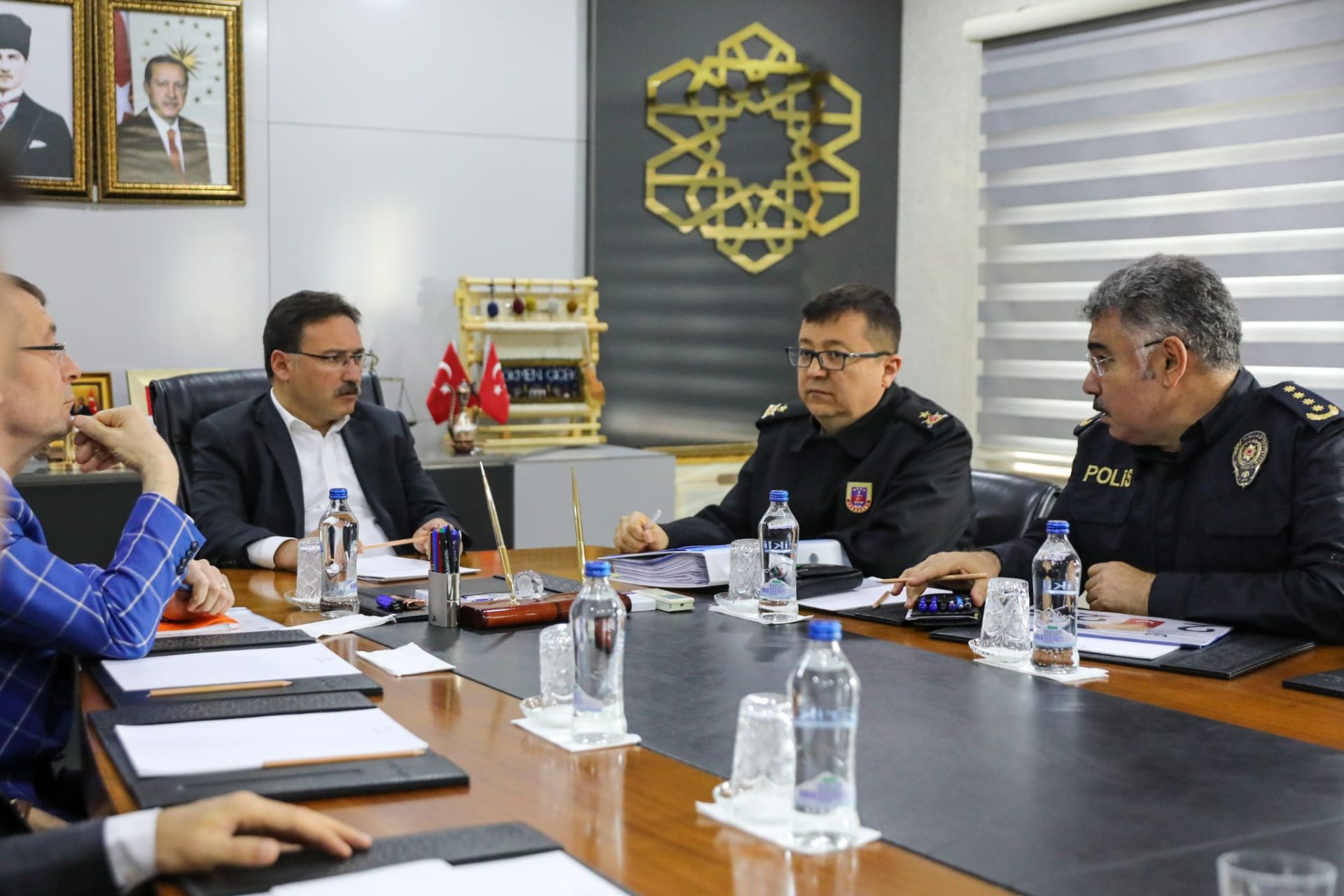 Çiçek başkanlığında Seçim güvenliği toplantısı