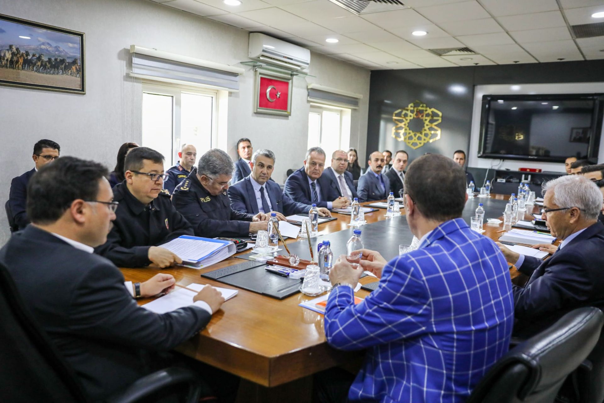 Çiçek başkanlığında Seçim güvenliği toplantısı