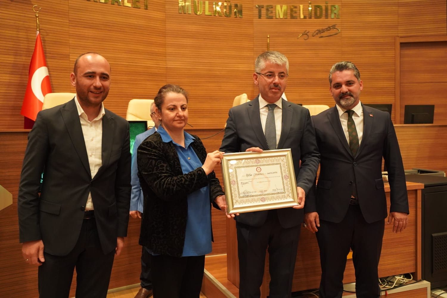 AK PARTİ KAYSERİ MİLLETVEKİLLERİ MAZBATALARINI ALDI