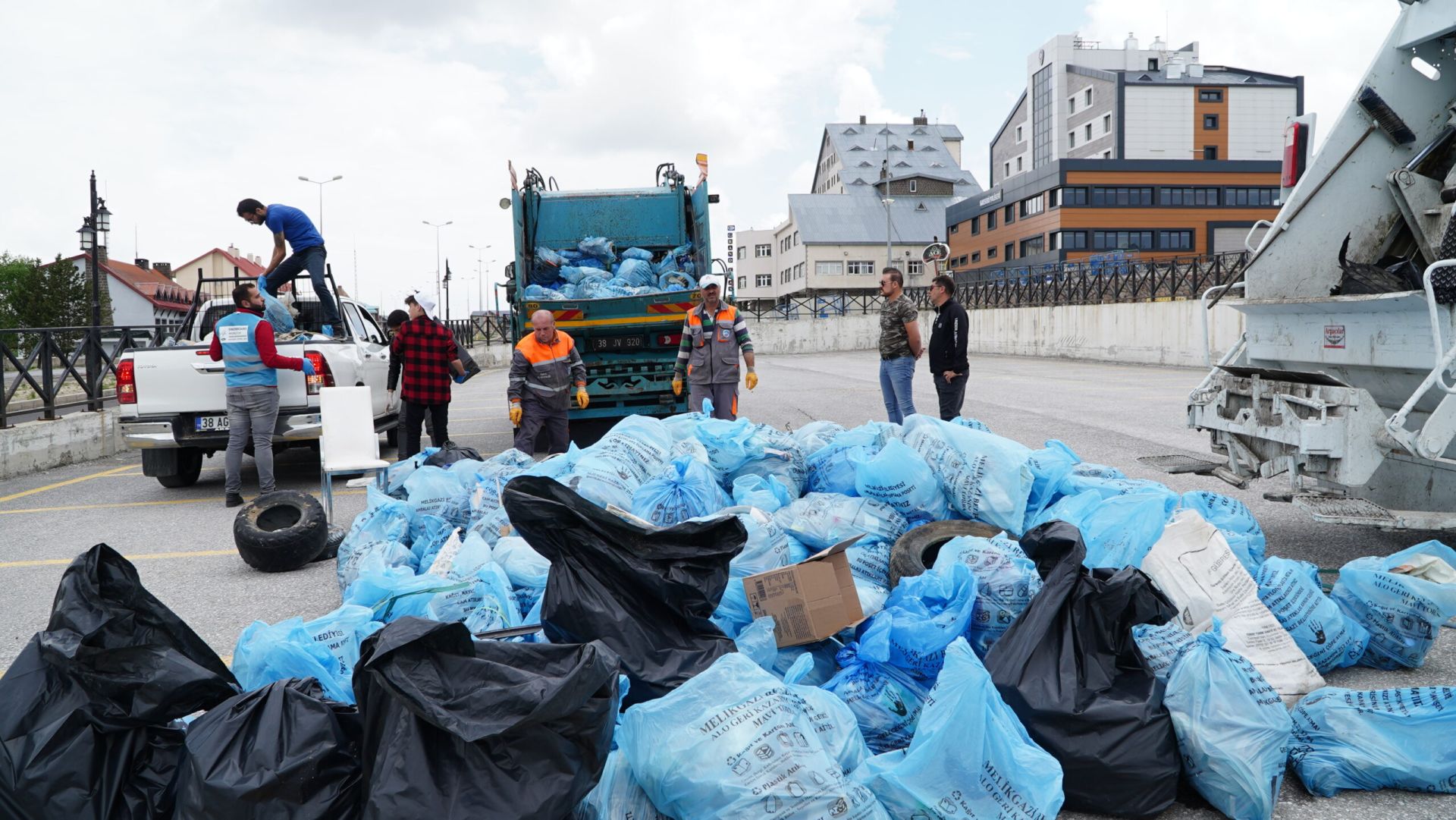 ERCİYES’TE 5.1 TON ATIK ÇÖP TOPLANDI