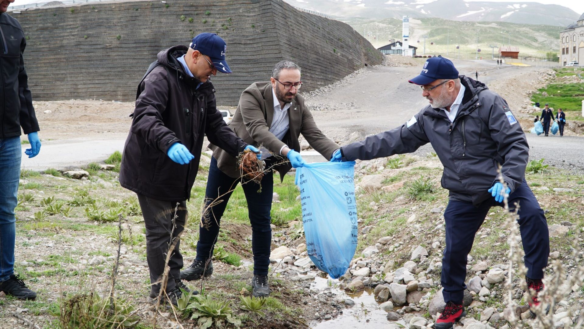 ERCİYES’TE 5.1 TON ATIK ÇÖP TOPLANDI