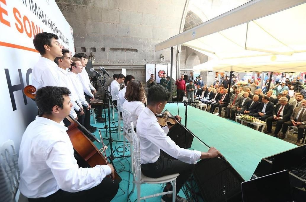 Vali Çiçek, “İmam hatip liseleri Kayseri’nin gururu olmaya devam ediyor”