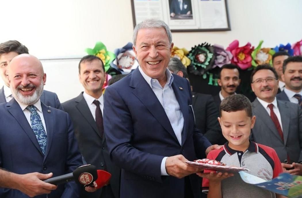 KAYSERİ PROTOKOLÜ MİNİK ÖĞRENCİLERİN KARNELERİNİ VERDİ