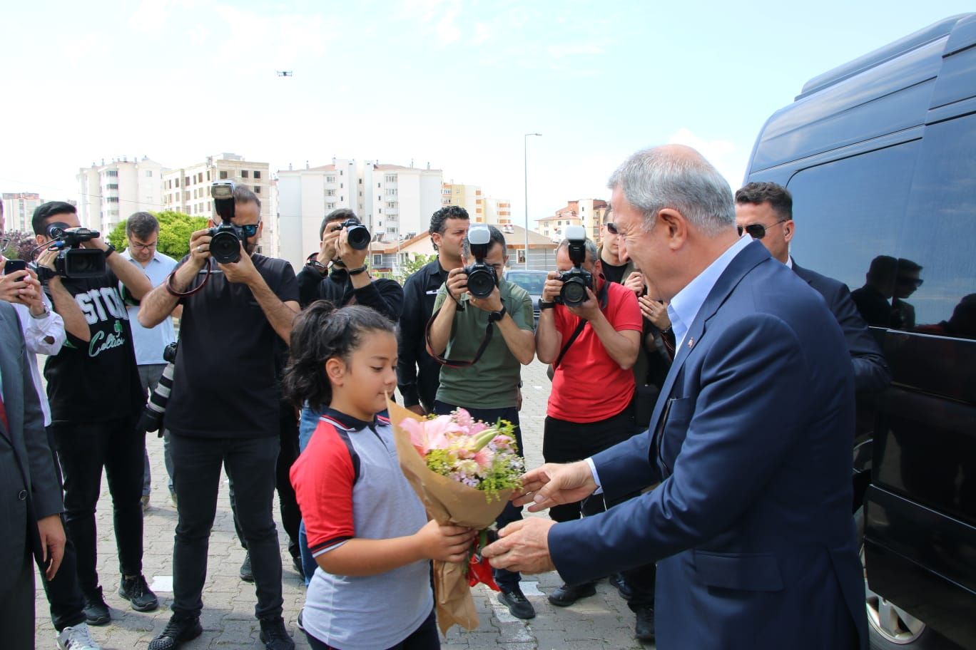 KAYSERİ PROTOKOLÜ MİNİK ÖĞRENCİLERİN KARNELERİNİ VERDİ