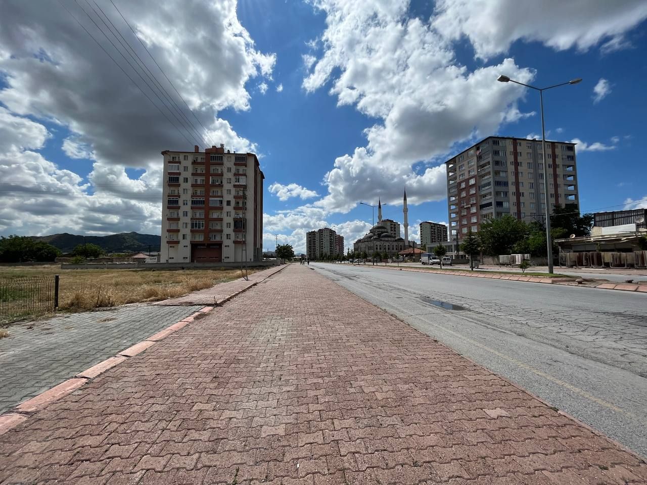 MAHALLE SAKİNLERİ YUNUSEMRE’YE PARK İSTİYOR