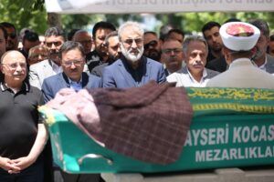 AK PARTİ İL BAŞKAN YARDIMCISI ARIKAN, TOPRAĞA VERİLDİ