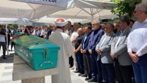 AK PARTİ İL BAŞKAN YARDIMCISI ARIKAN, TOPRAĞA VERİLDİ