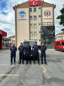 BÜYÜKŞEHİR İTFAİYESİ SEL FELAKETİNDE YARALARI SARMAK İÇİN BARTIN’A GİTTİ