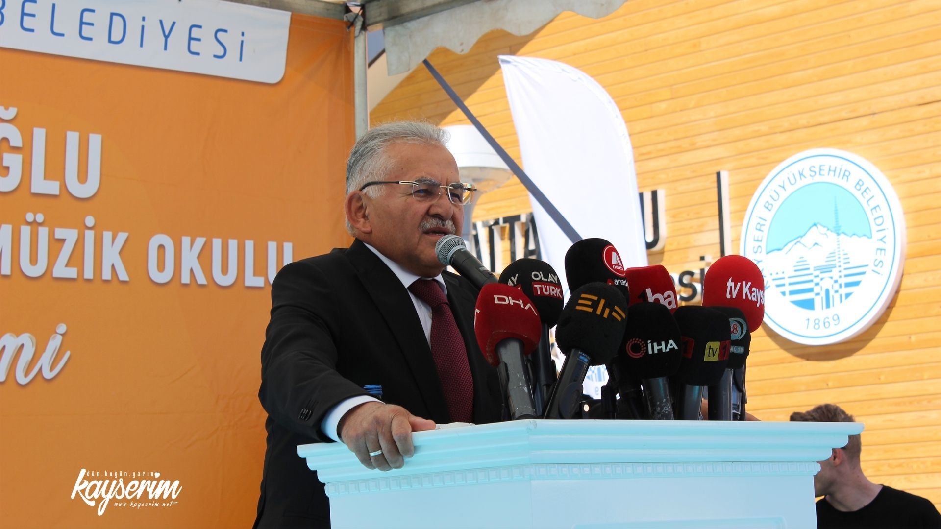 Fuat Attaroğlu Çocuk Kütüphanesi ve Müzik Okulu açıldı