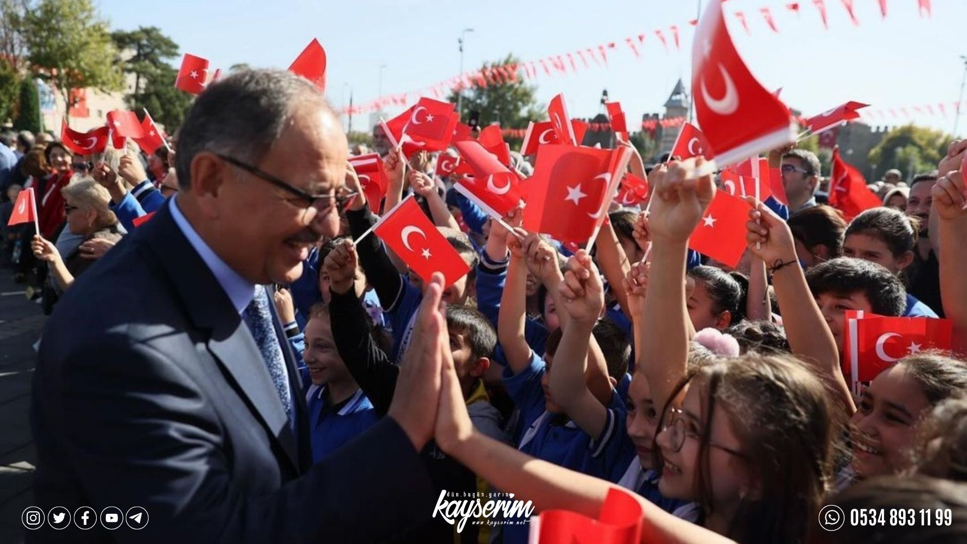 Cumhuriyetin 100’üncü yılı adına çelenk sunumu yapıldı