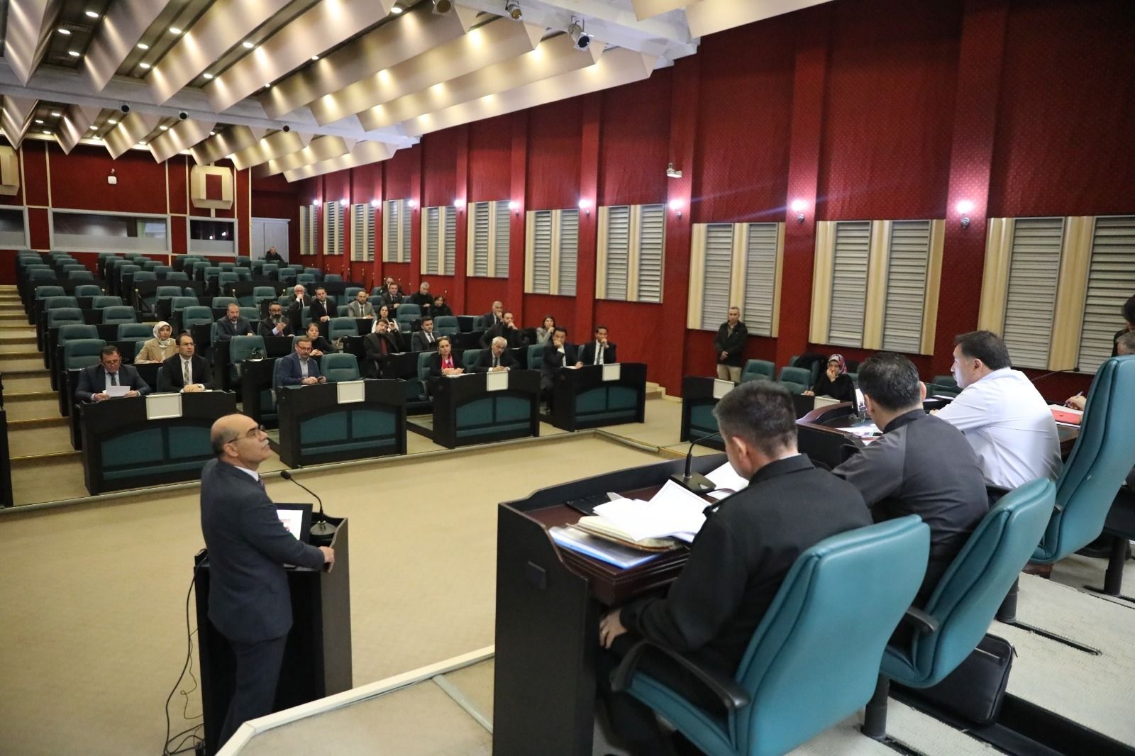 Vali Çiçek'ten intihar önleme uyarısı