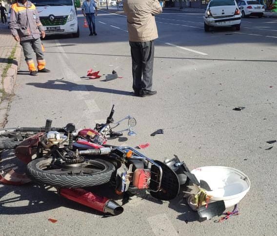 Otomobil ile motosiklet çarpıştı: 1 yaralı