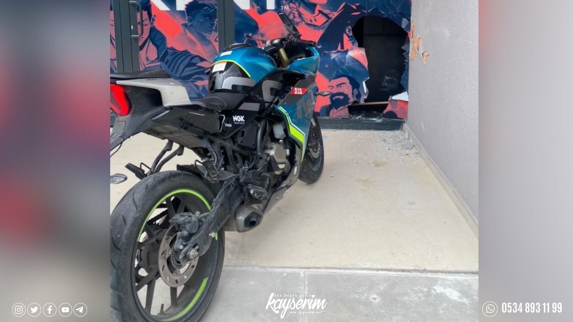 Otomobil ile çarpışan motosiklet dükkana girdi