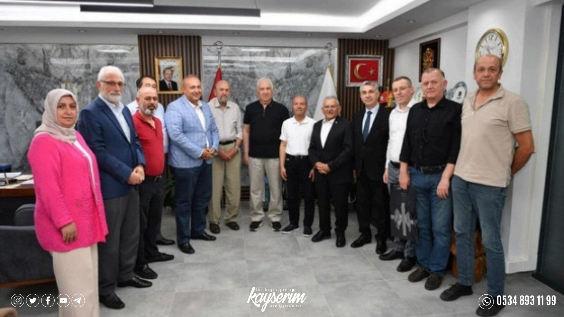 Vakıflar Bölge Müdürlüğü bayram için çocuklara hediye kartı verdi