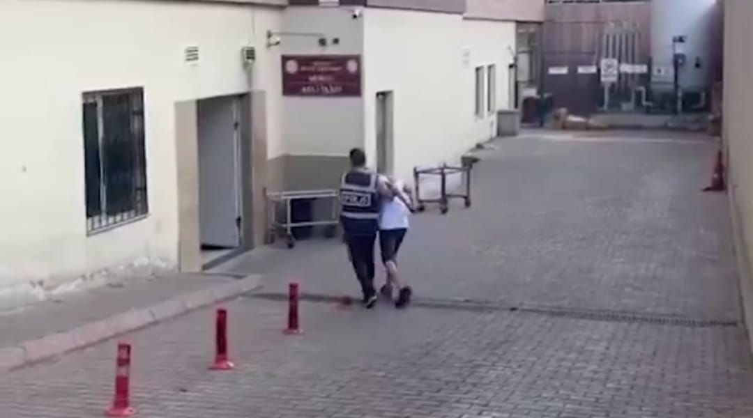 Kayseri’de hırsızlık suçundan aranan firari yakalandı