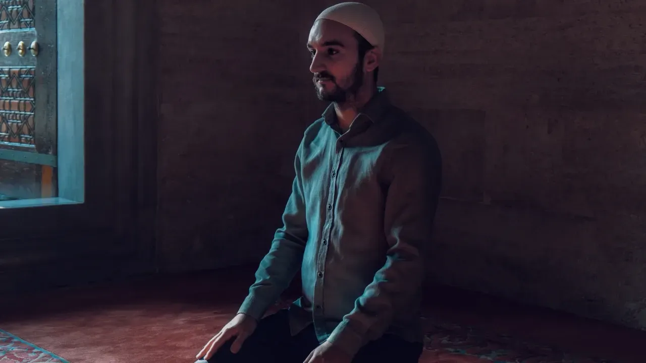 Öğle Namazı Nasıl Kılınır?