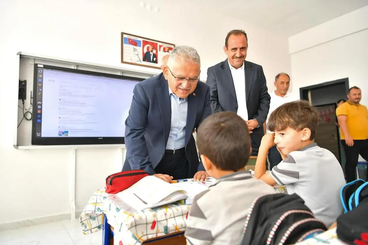 Başkanlar Saraycık’ta öğrencilerle buluştu