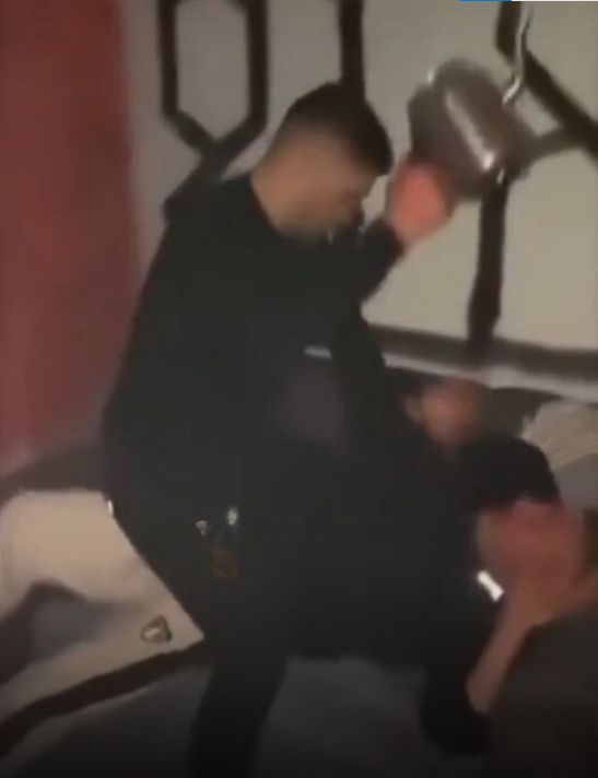 Çaydanlıkla darp görüntülerine konu olan genç, yaşamına son verdi