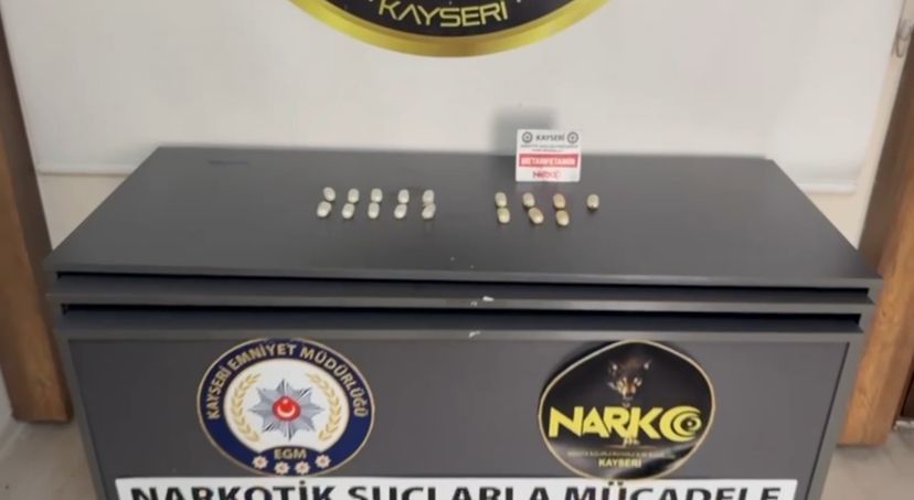 Kayseri'de midelerinde uyuşturucu taşıyan şahıslar yakalandı