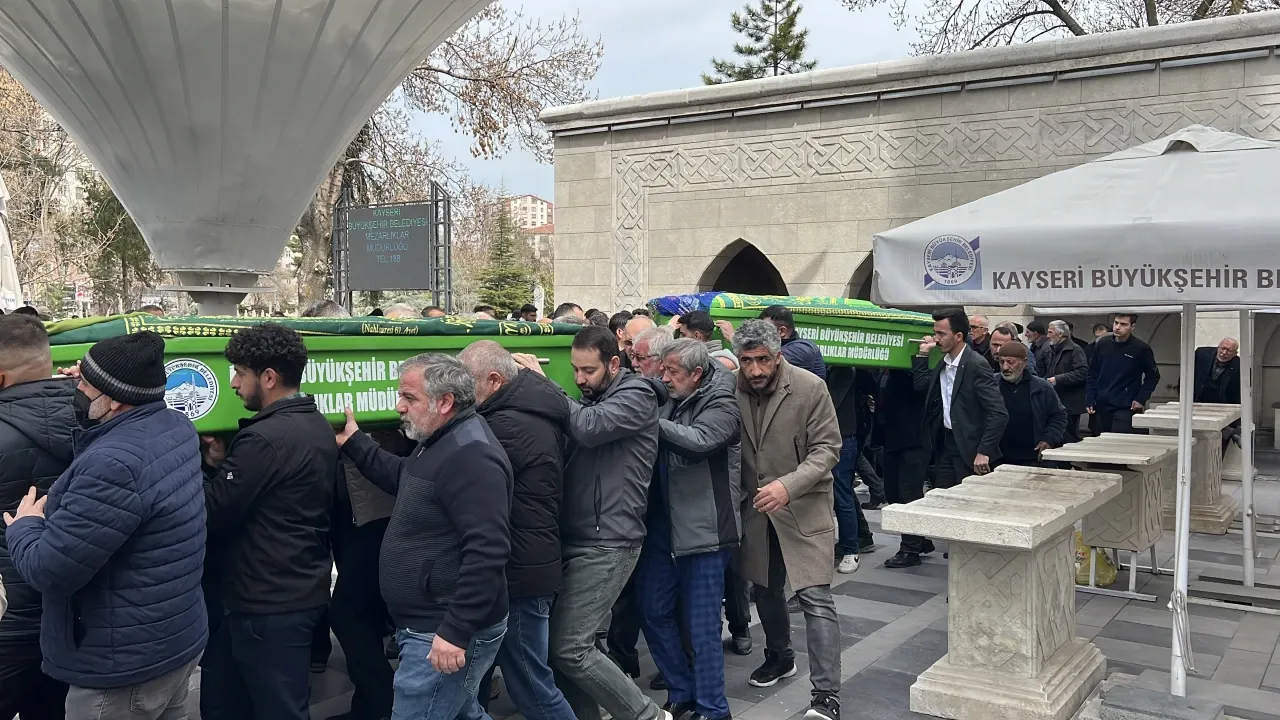 Kayseri'de annesini öldüren 17 yaşındaki kız tutuklandı