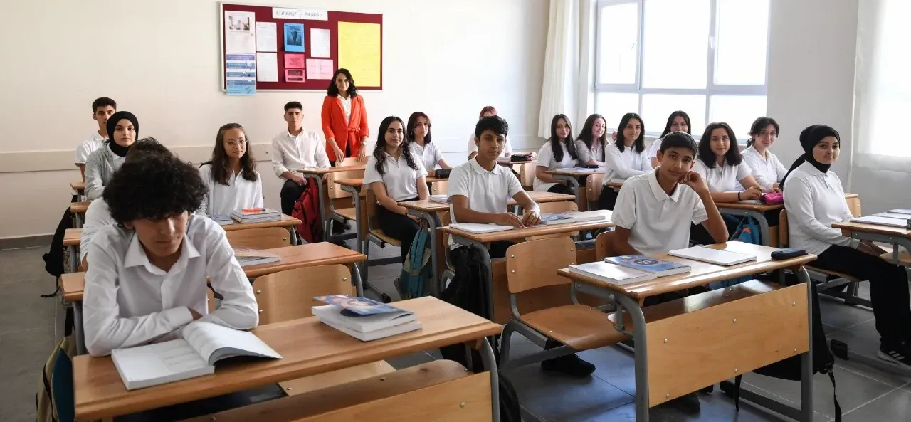 Liselerde zorunlu eğitim süresi kısalıyor mu? Eğitim sistemi değişiyor mu? 4 yıllık lise eğitimi değişecek mi? Liseler 2 yıl mı olacak?