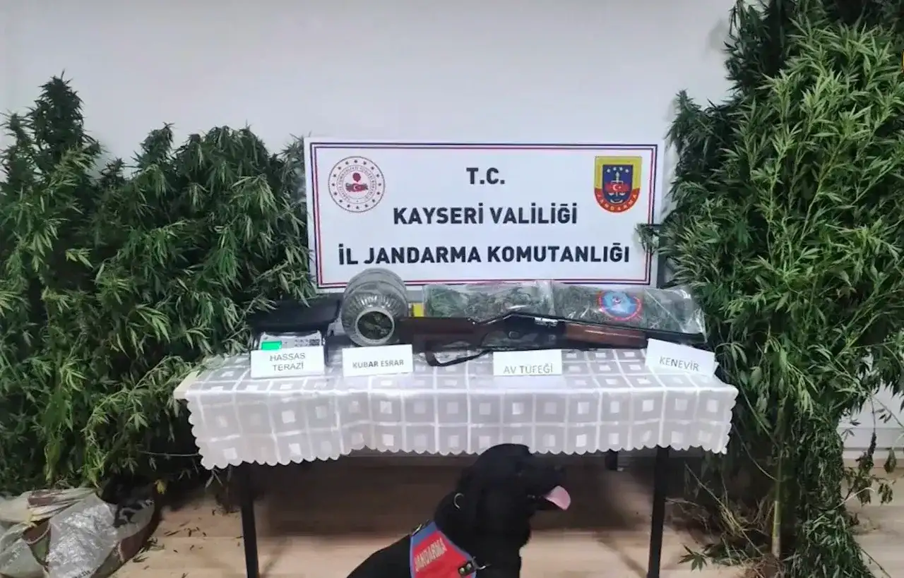 Jandarma 3 bin 210 gram narkotik madde ele geçirdi