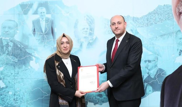 Başkan Özdoğan: “Fazilet Hanım’ın ilk kadın ilçe başkanı olması sebebiyle ayrı bir gurur yaşıyoruz”